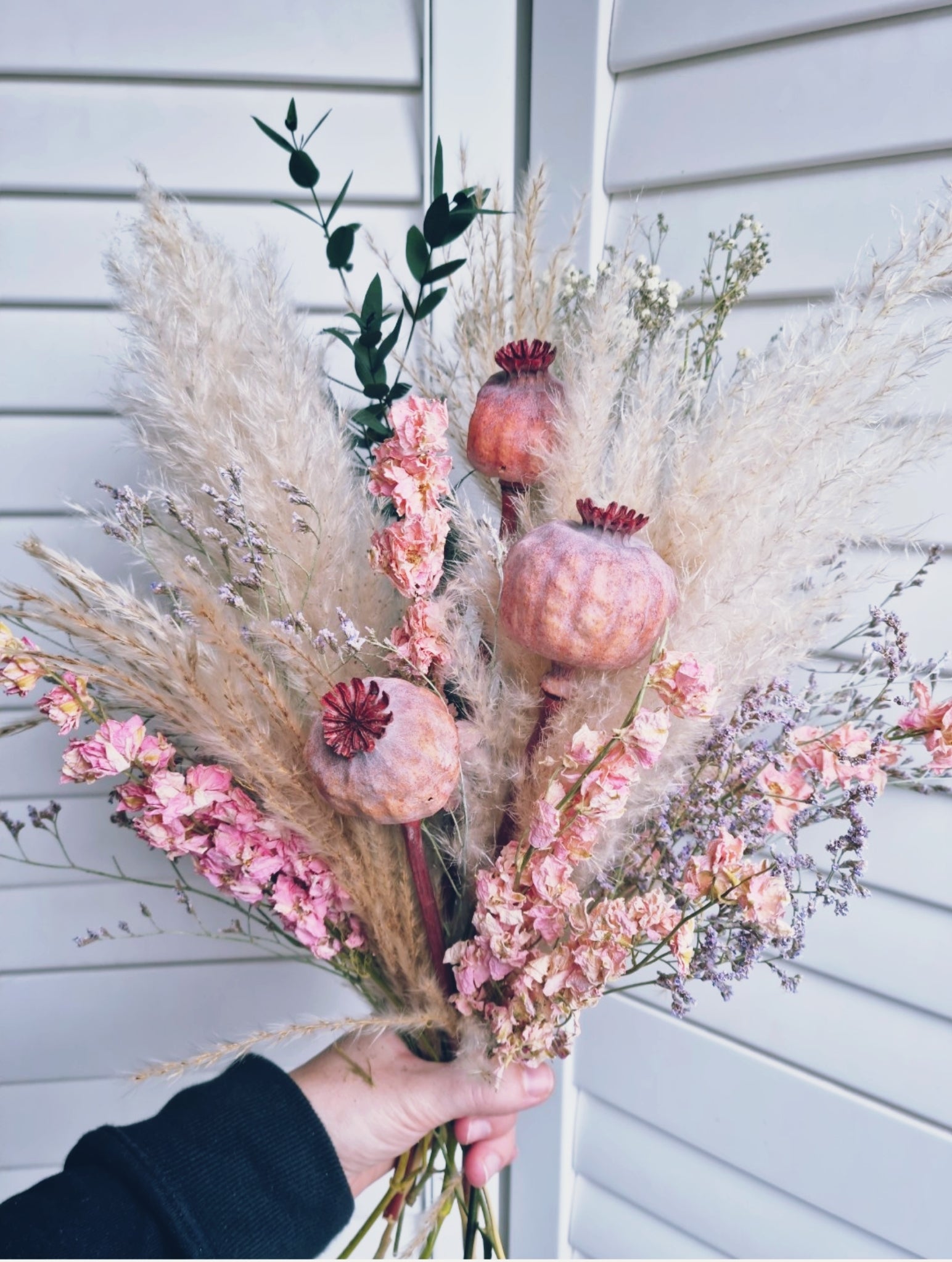 Dried flower bouquet