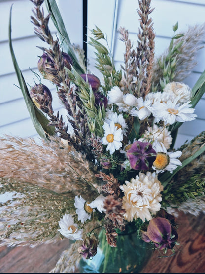 Dried flower arrangement